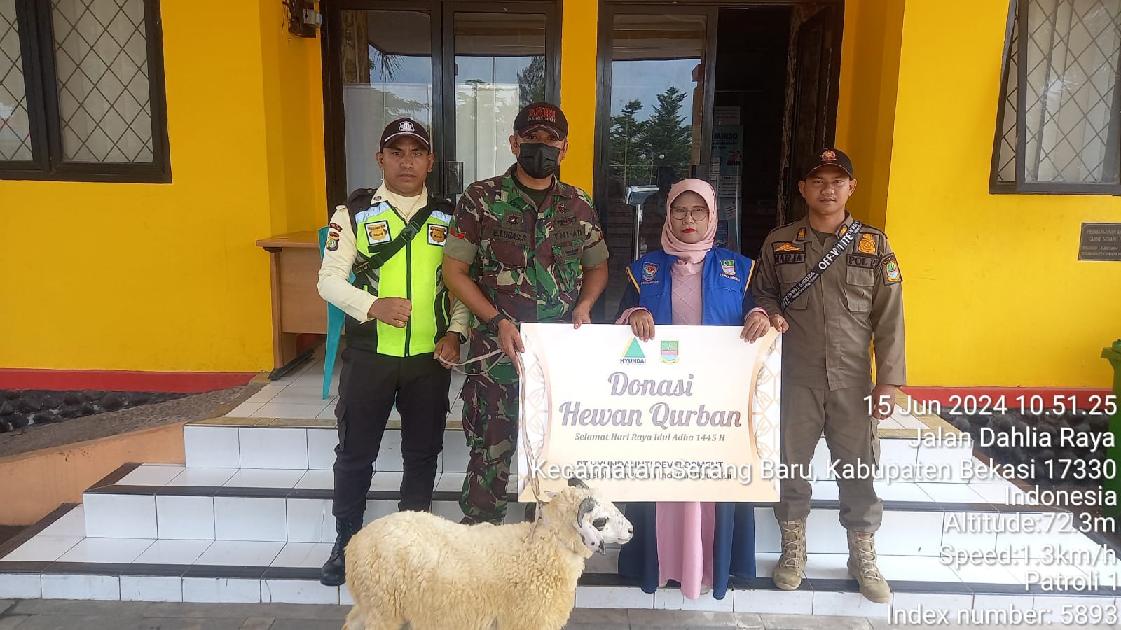 Penyerahan Hewan Qurban dalam rangka Idul Adha 1445 H